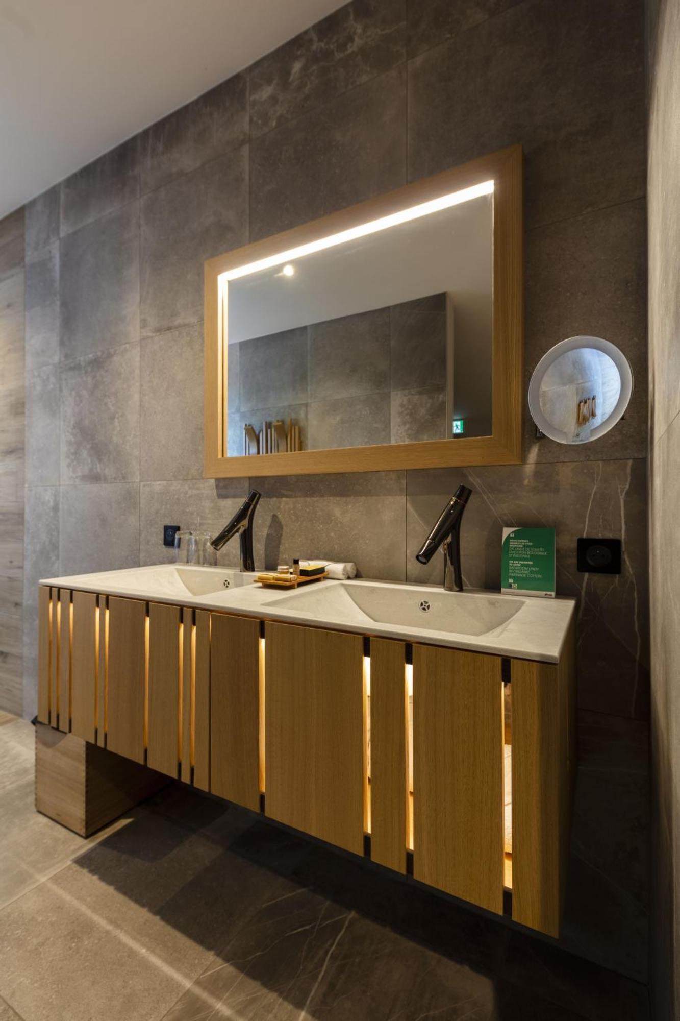 Hotel & Restaurant Origines Par Adrien Descouls - Teritoria Le Broc  Екстер'єр фото